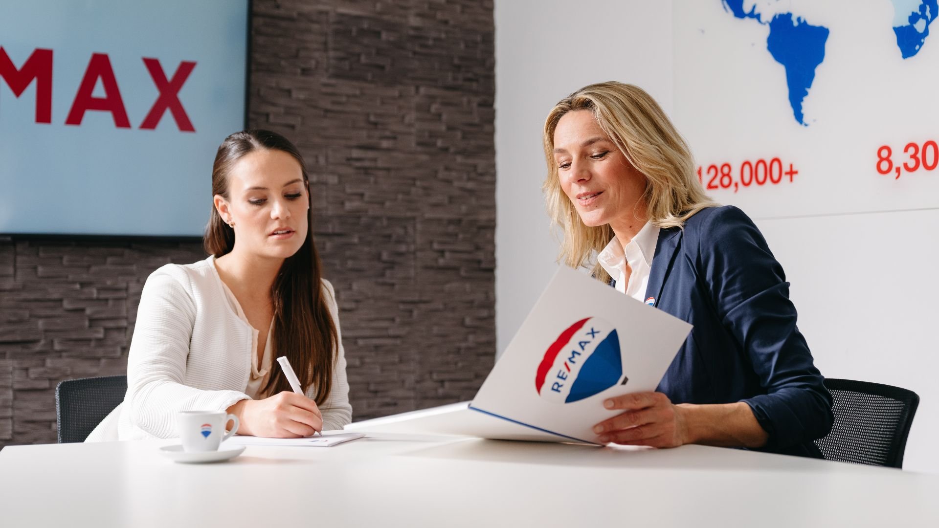 Donne agenti immobiliari