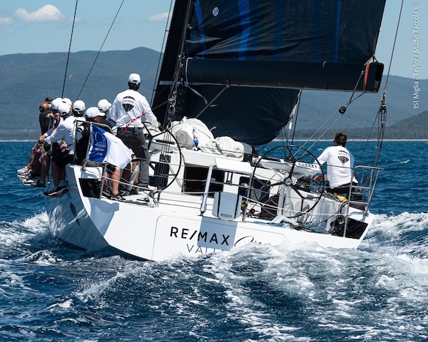 REMAX one equipaggio